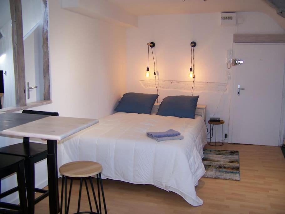 Rennes: Studio 4 Couchages, Proche Commerces, Bus. Exterior foto